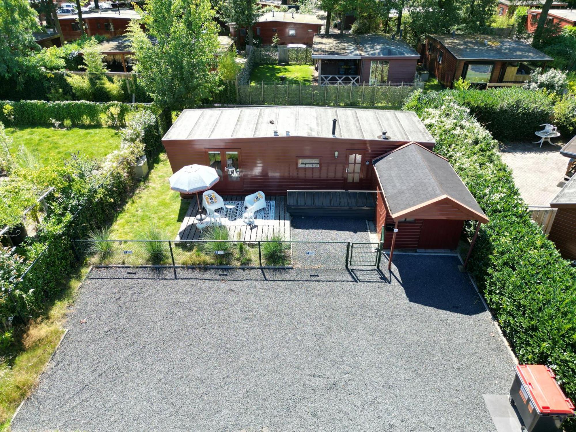Gezellig Chalet Met 2 Slaapkamers En Zicht Op Het Water Erm Exterior photo